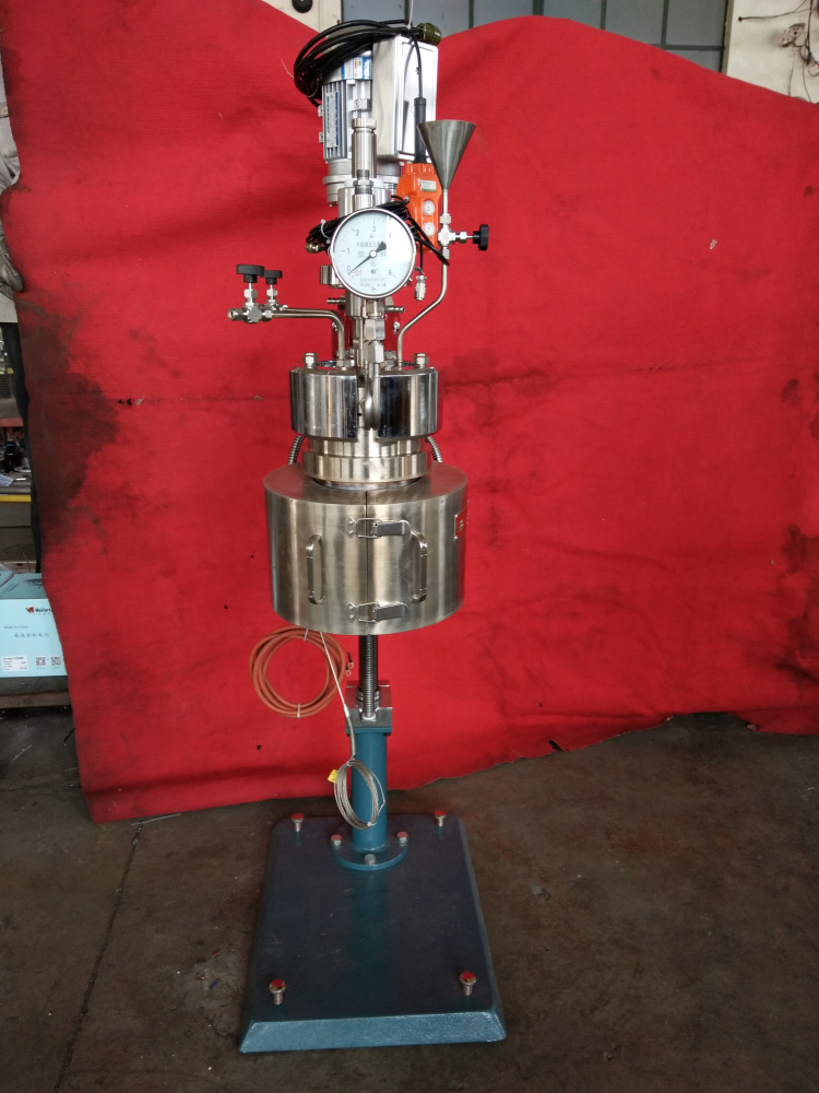 DFCF系列-電動升降釜體、翻轉出料、開啟式加熱爐1